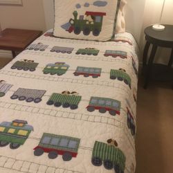 Pottery Barn Kids Twin Quilt & Bonus Standard Sham