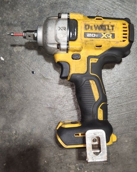 DEWALT Impact Wrench: 1/2 in Drive Size, 600 ft-lb Fastening Torque, 800 ft-lb Breakaway Torque DCF891B