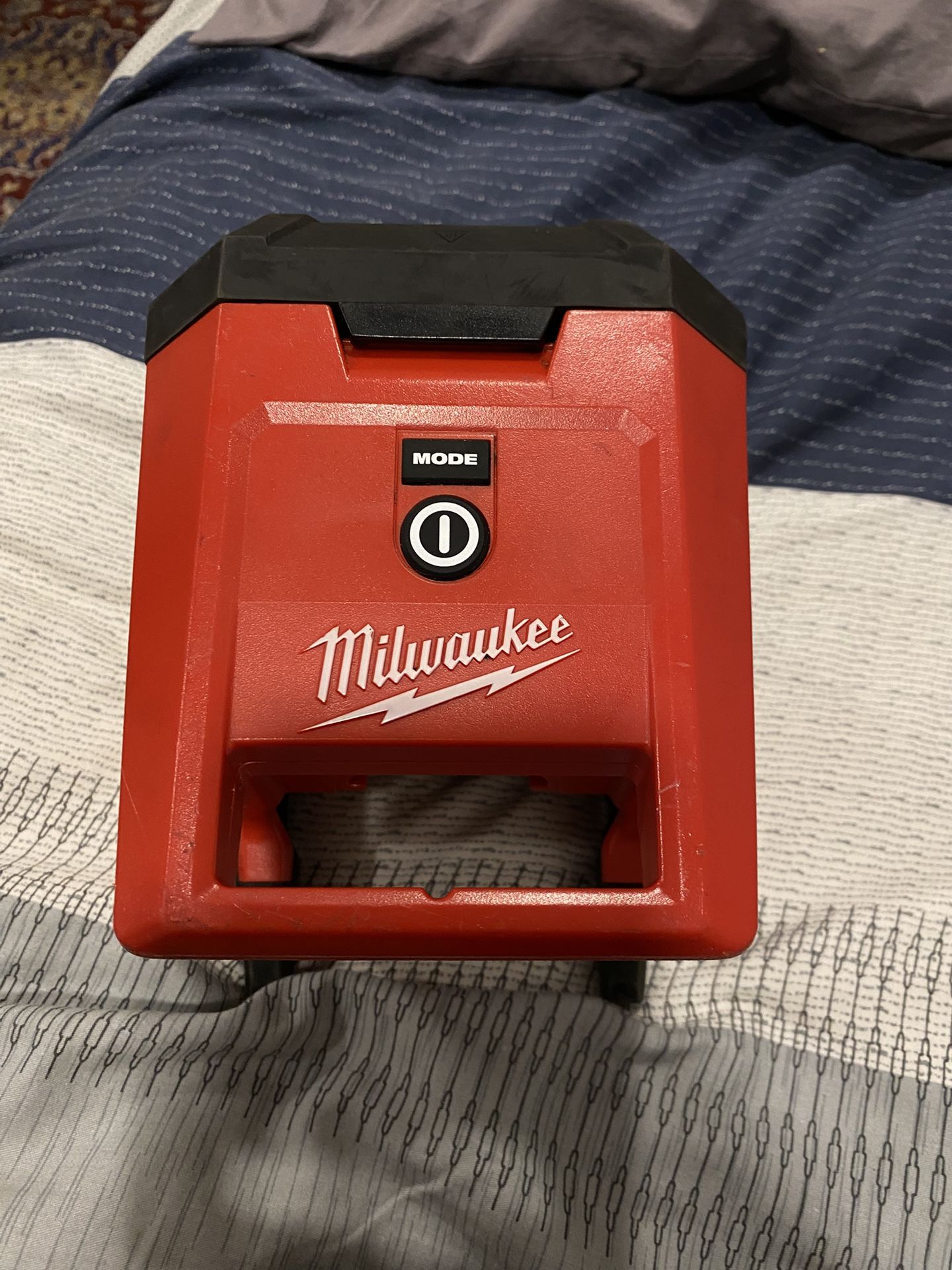 Milwaukee M18 ROVER Mounting Flood Light