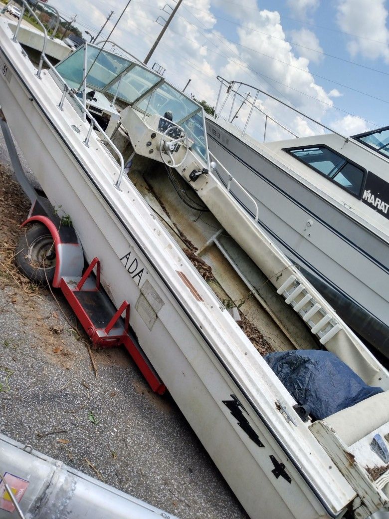 Vintage Fiberglass Project Boat With Volvo Penta Motor