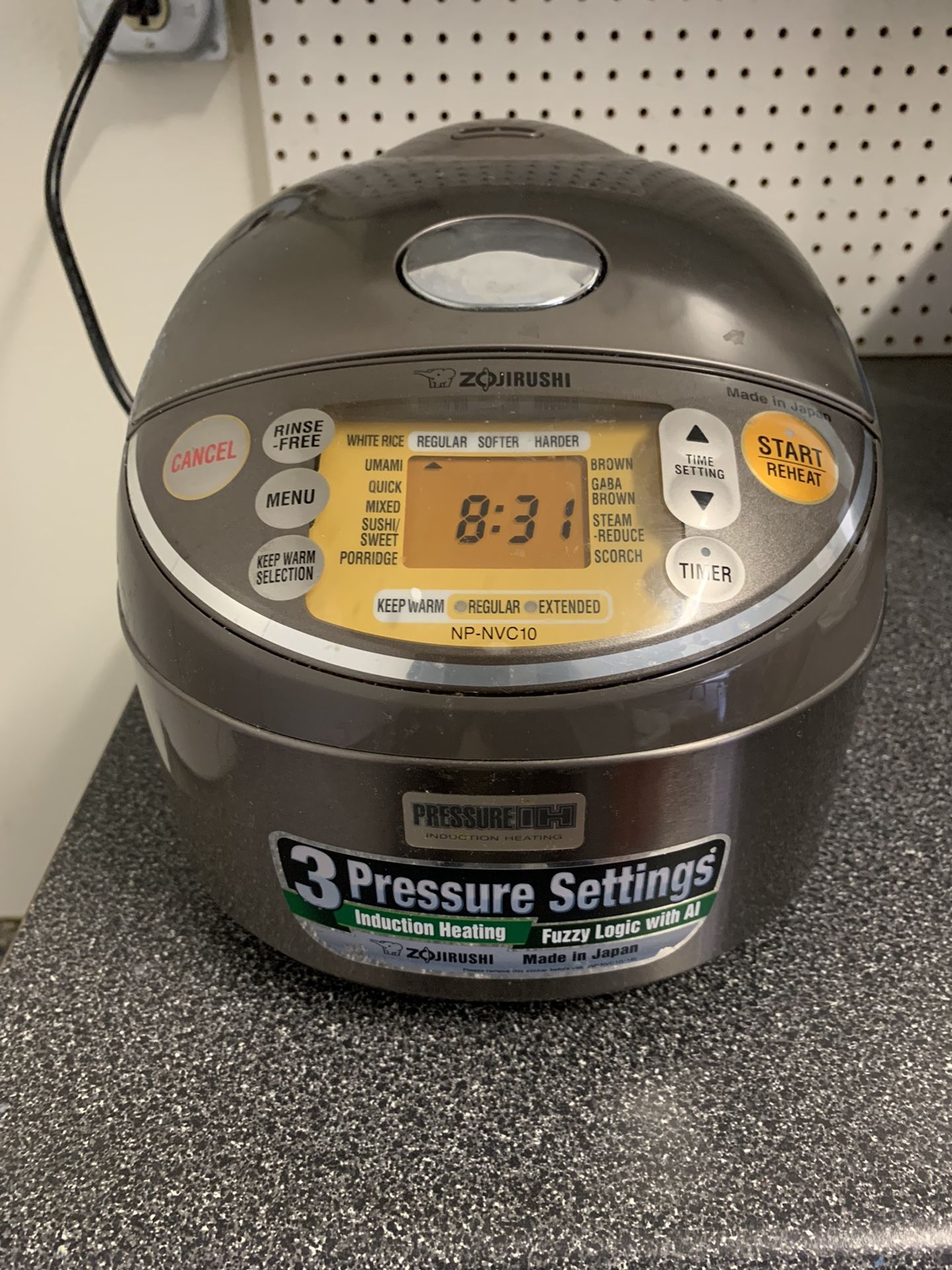 Zojirushi NP-NVC10 Induction Heating Pressure Cooker and Warmer