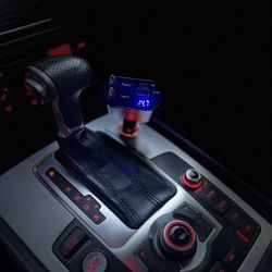 NEW 4-in-1 Retractable Fast Car Charger – iPhone & Android 