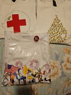 3 exclusive shirts Looney Tunes, Peanuts shirts