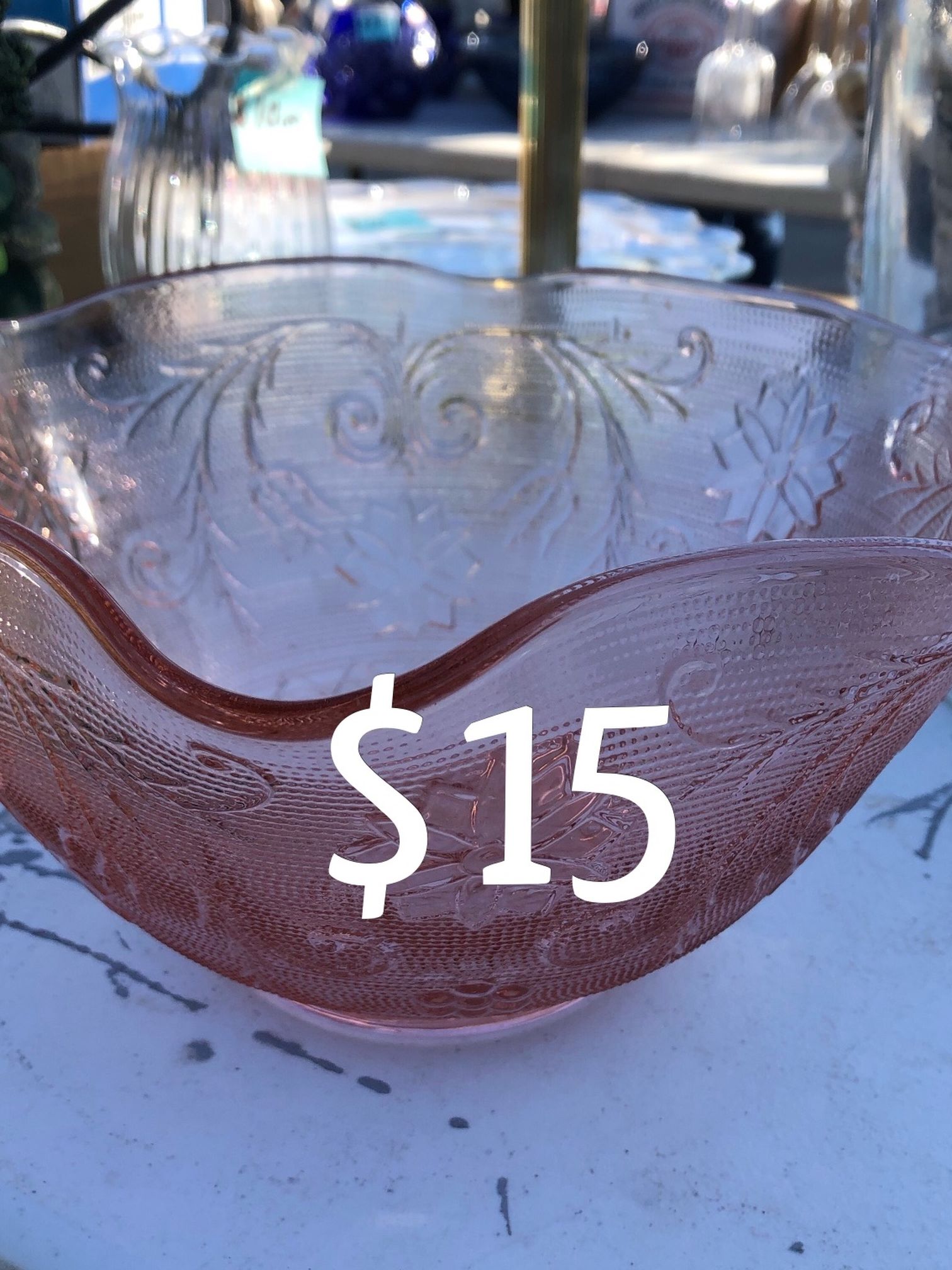PINK BOWL CANDY DISH CHECK OUT MY PROFILE FOR MORE GREAT ITEMS