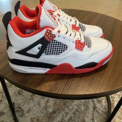 Jordan Retro 4 OG Fire Red Men’s Size 9.5 (New-Nuevos)