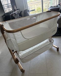 Boola baby baby bassinet. $80