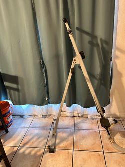 Máquina de ejercicios, muy cómoda, y silla Ruedas