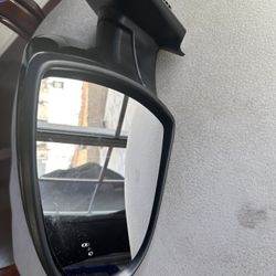 2016-2018 Hyundai Tucson - Passenger Side Mirror, Power, Manual Folding, Heated, Paintable, In-housing Signal Light, Without memory, Without Puddle Li