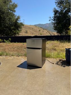 Galanz Mini Fridge