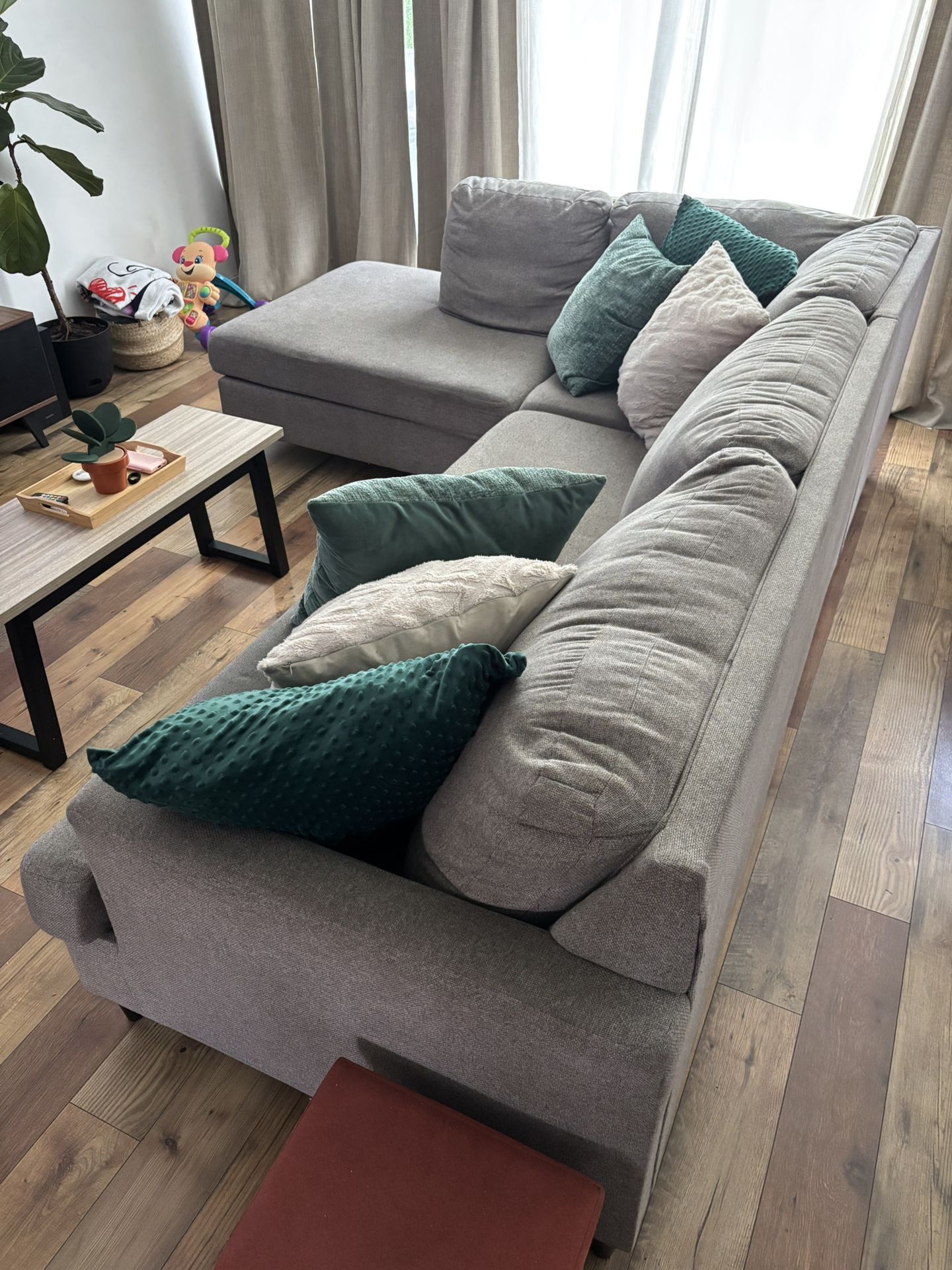 L-Shaped Sectional / Grey