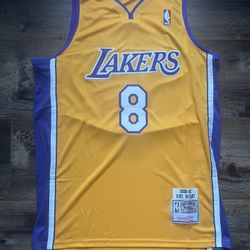 Used Kobe Bryant Lakers Jersey #8 (size Men’s Large)