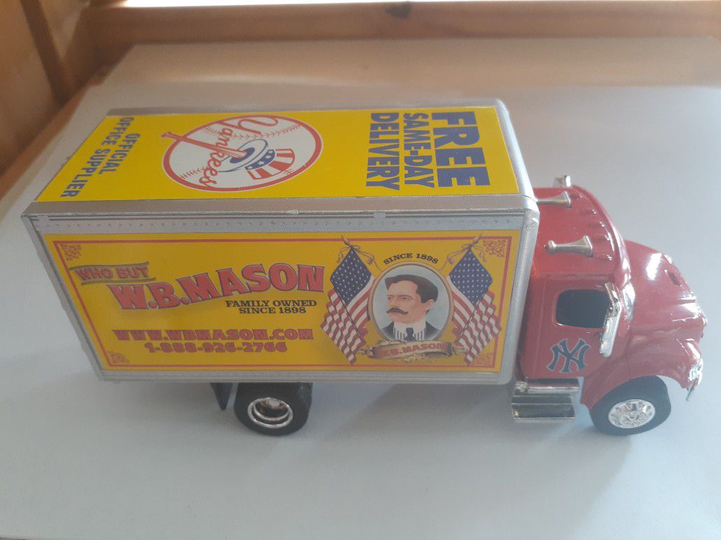 NY Yankees W.B. Mason Delivery Toy Truck for Sale in Miami, FL
