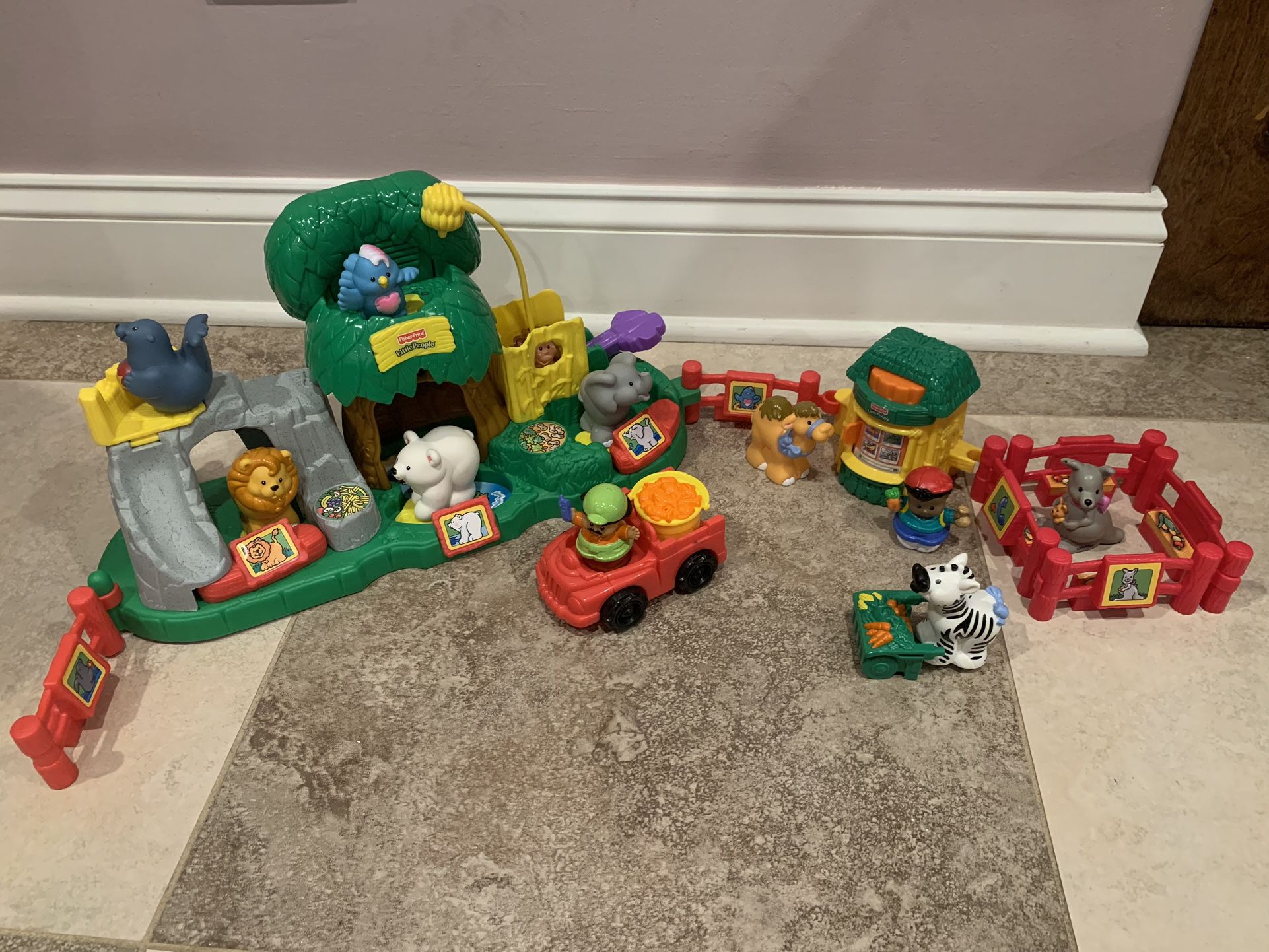RARE Vintage Fisher Price LITTLE PEOPLE BUNDLE- Animal Sounds Zoo (77949) & Baby Animals Petting Zoo (77984)- LIKE NEW WITH BOX- XP