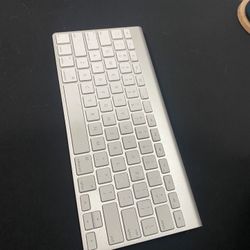 Apple Keyboard 