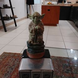 1980 Yoda Statue 