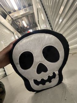 12”x12” Skull Emoji Pillow