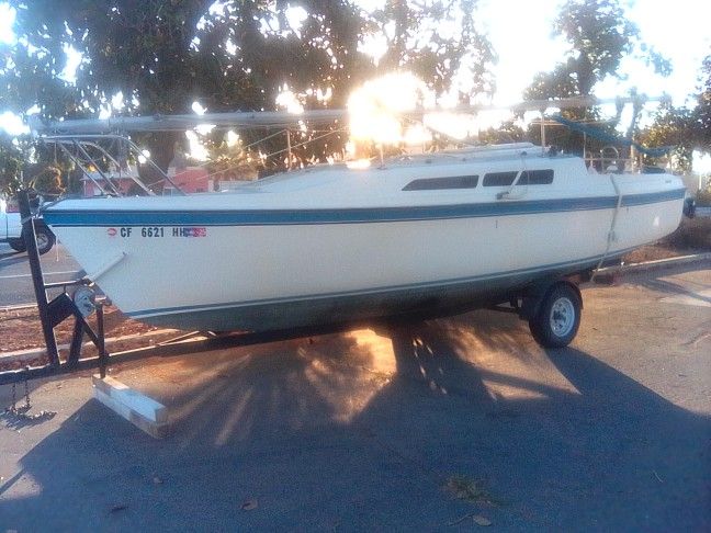 1988 McGregor 27 foot sail boat day cruiser