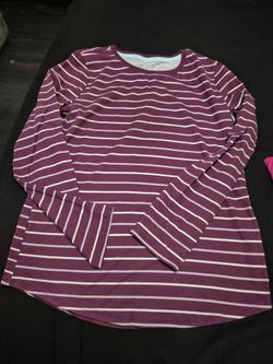 Girls T-Shirt   Zise 10-12    New
