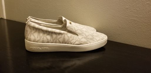 Michael Kors size 10