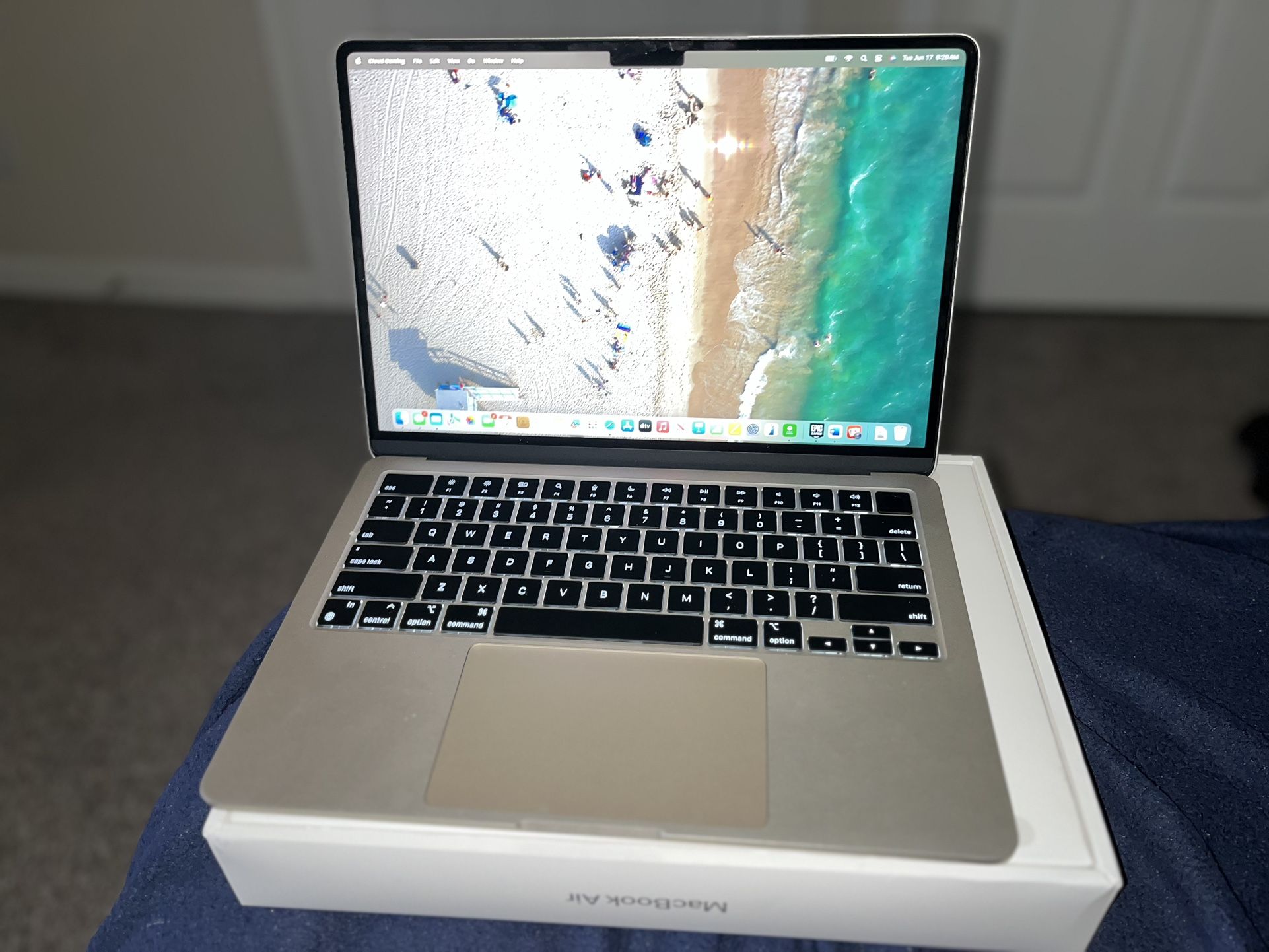 MACBOOK AIR M3 STARLIGHT