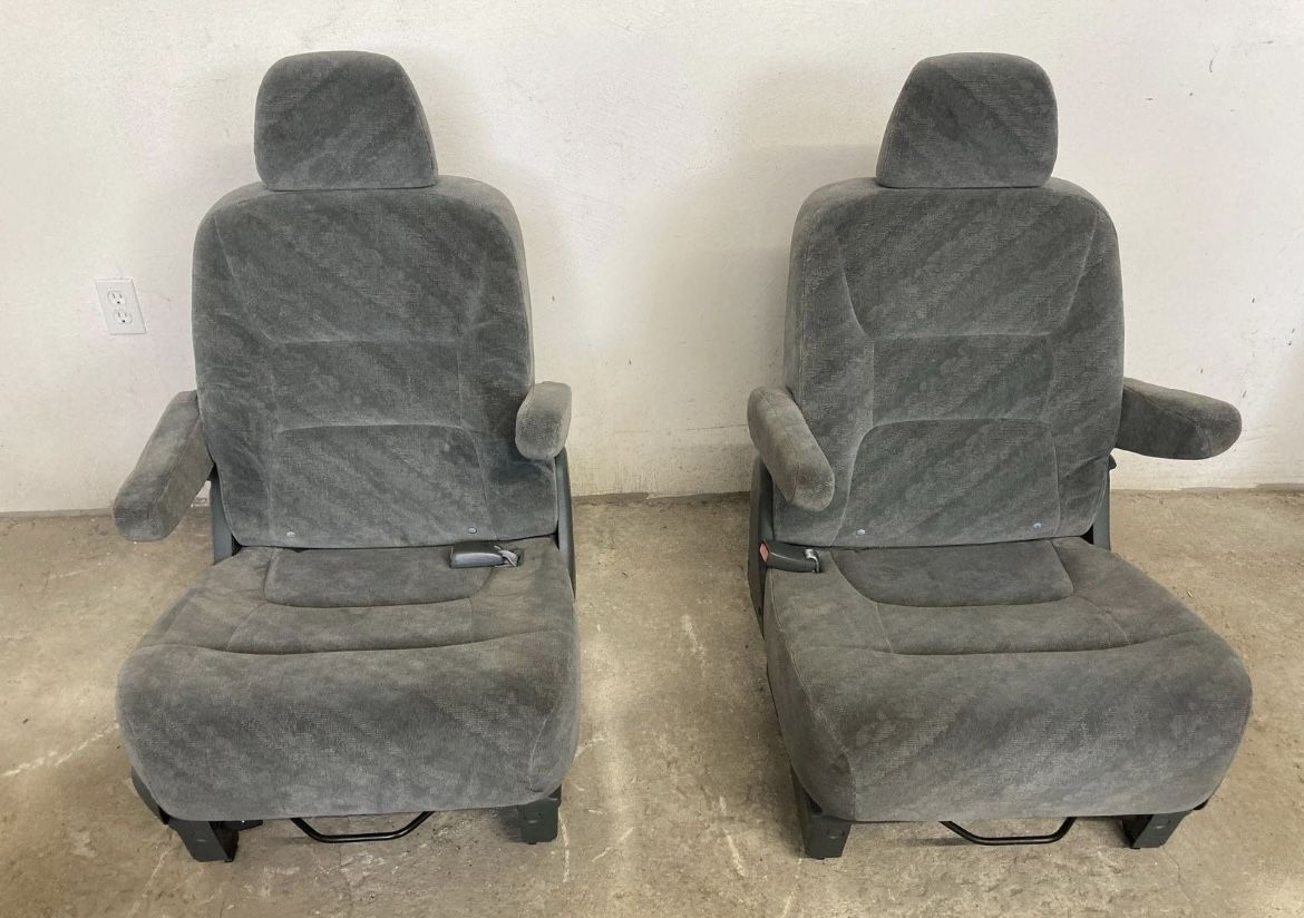 1(contact info removed) Honda Odyssey 2nd Row Seats