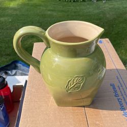 Tastefully Simple Pitcher. (2)pc