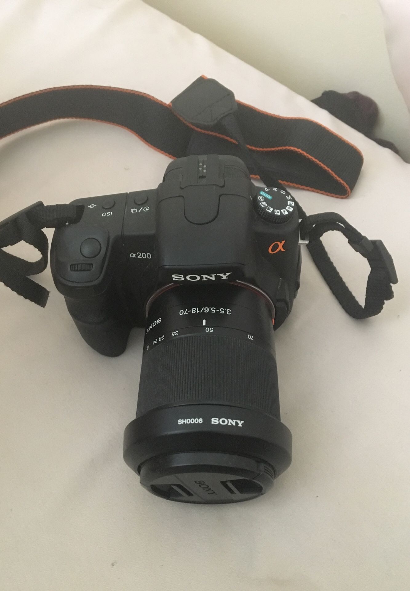 SONY DIGITAL CAMERA !! (DSLR-A390L)