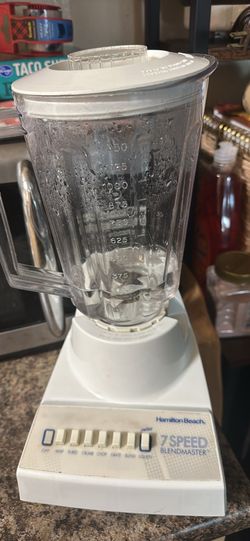 Blender like new working excellent brand Hamilton beach