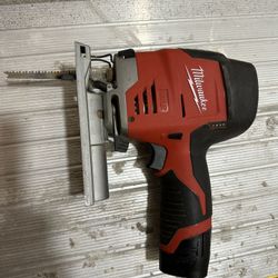 Milwaukee M12 Jigsaw With Battery Included 