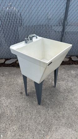 Utility sink