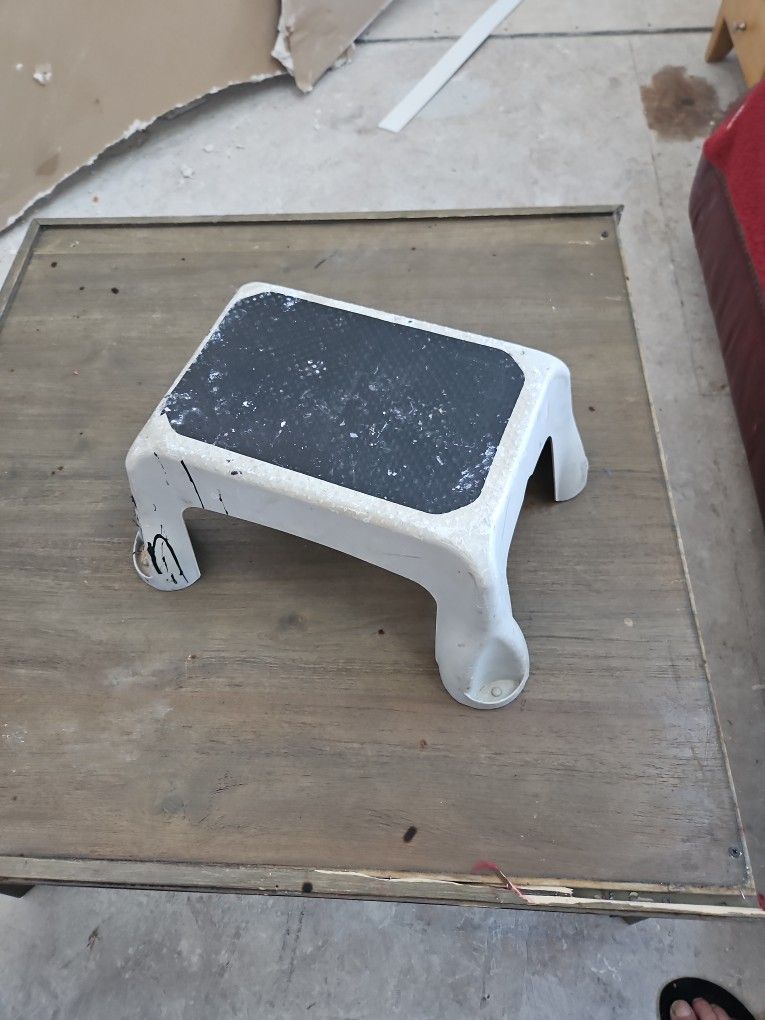 Used Stool 1 Dollar