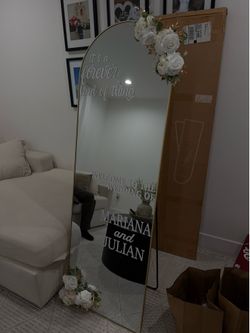 Vinyl mirror decal