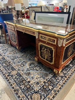 Gorgeous French Empire Louis XIV Baroque-style executive pedestal desk - 77” x 34” - Excellent Condition