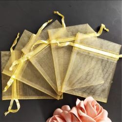 25 gold organza bags