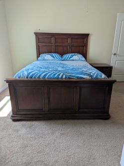 Queen size bed