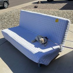 Futon -couch/bed
