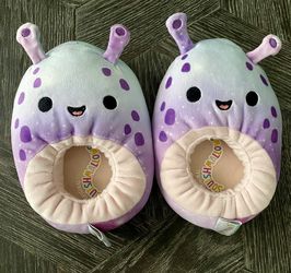 Girls Squishmallows slippers (little kids size 11/12)