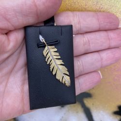 14k FEATHER CHARM 