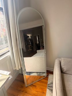 LED FULL BODY MIRROR MOUNT FREE