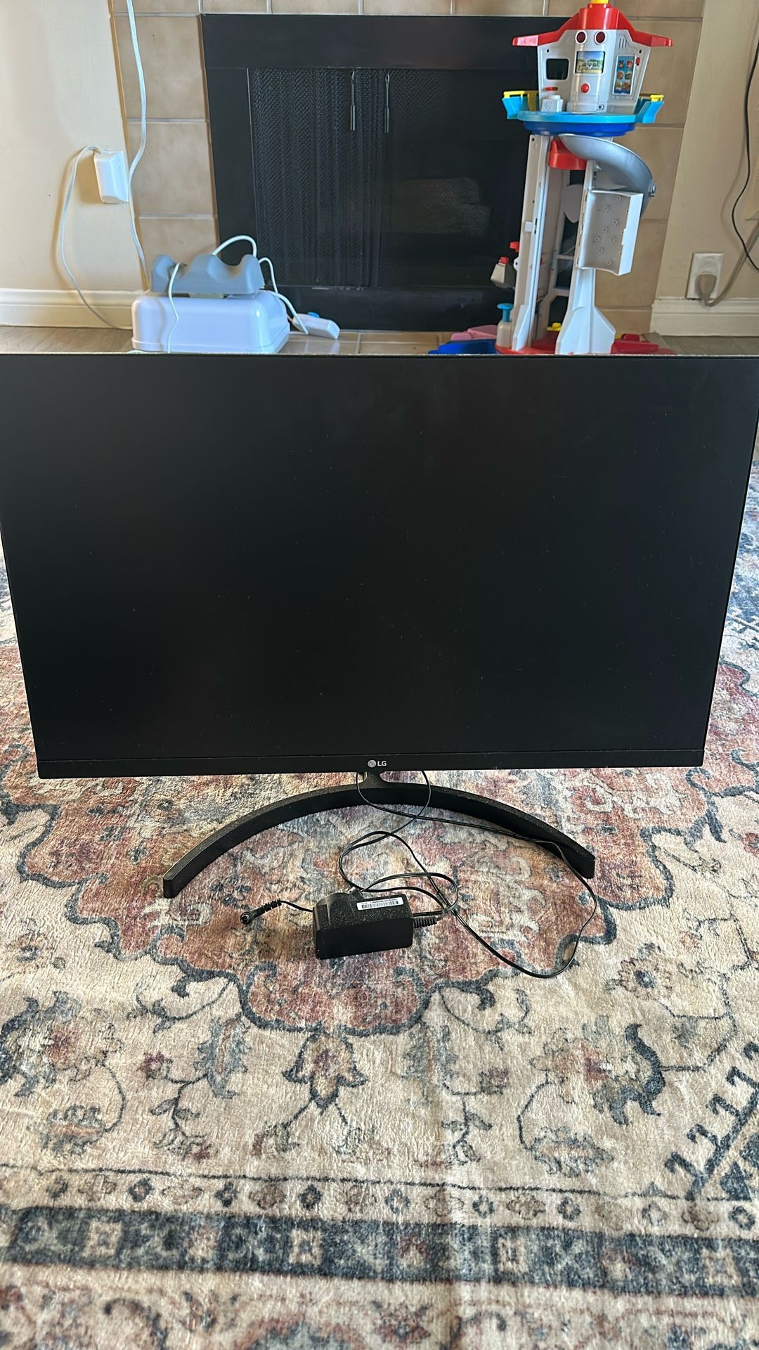 LG LED Monitor (27" Diagonal)
