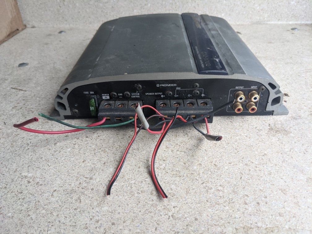 Three CD Player Head Units With Amplifier