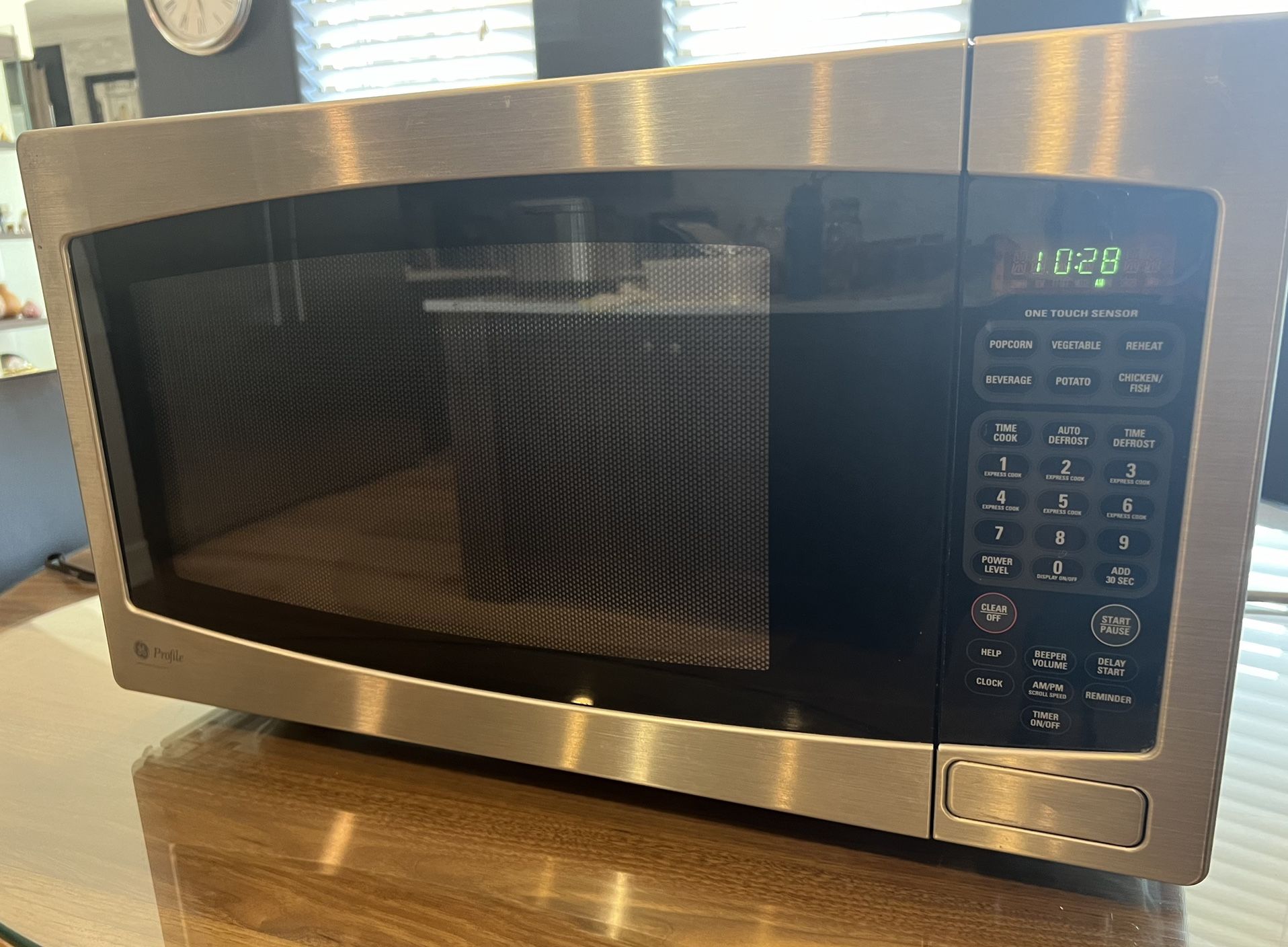 GE Profile Microwave 24 inch stainless Steel Works perfectly!