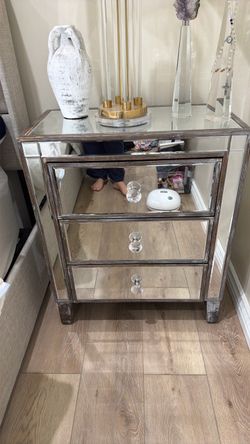 Mirror night stands