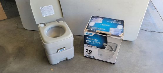 Camco Portible Camping Toilet