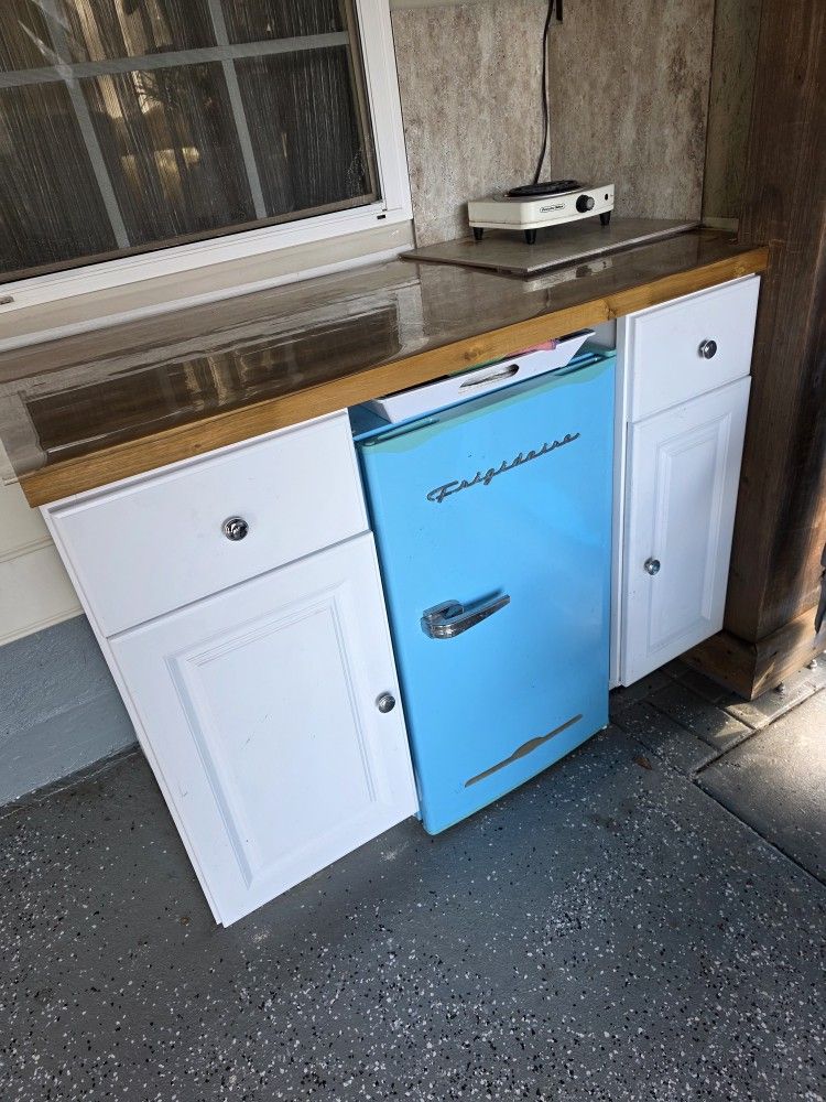 Patio Fridge & Cabinet