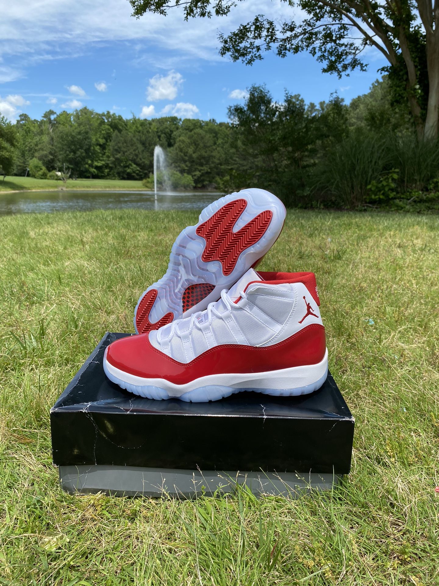 AIR JORDAN 11 CHERRY