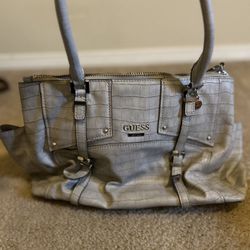 Guess Shoulder Bag. 