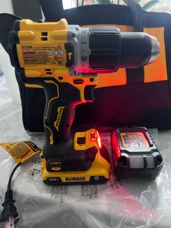 DEWALT XR  hammer drill DCD806 with battery 2ah and charger