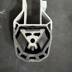 Lower transmission mount