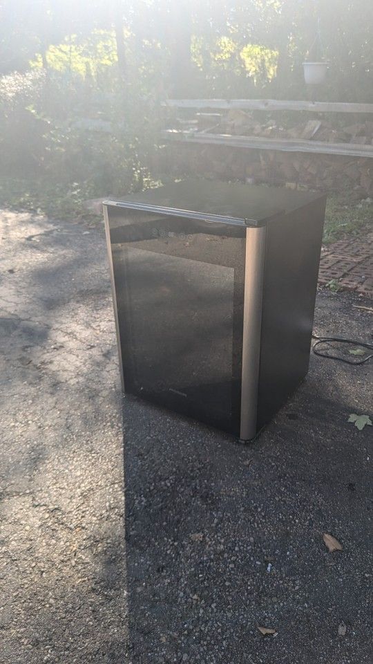Frigidaire 24 Bottle Wine Cooler